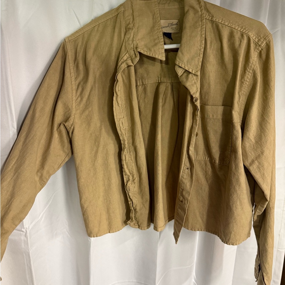 Universal Thread Beige Cropped Fit Shirt